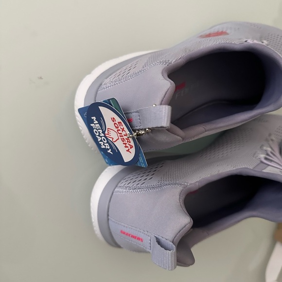 Skechers Men's Light Gray Athletic Shoes - Picture 4 of 6